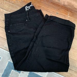 Royalty For Me black capris size 14p